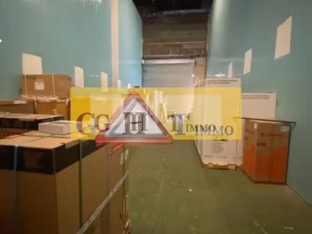 entrepot 330 m² a louer saint germain les arpajeon