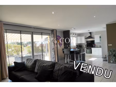 maison t6 de plain-pied récente de 138 m² habitable  non mitoyenne  4 chambres  sur un jar