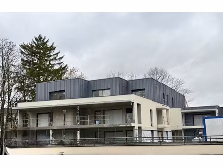 ferney-voltaire - appartement t3 avec balcon