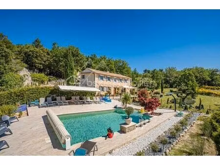 bastide de 400 98 m² à murs