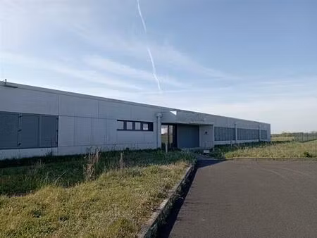 vente bureau fleure 673 m²