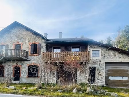 bâtisse de qualité à puyvalador