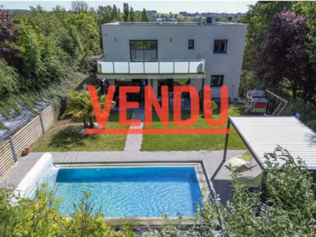 villa récente t7 avec piscine et sous-sol