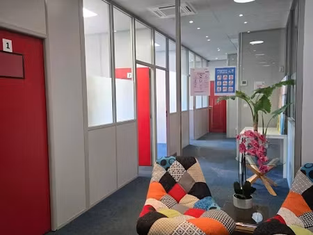 location locaux professionnels 1 pièce 13 m² à vallauris (06220)  540 €