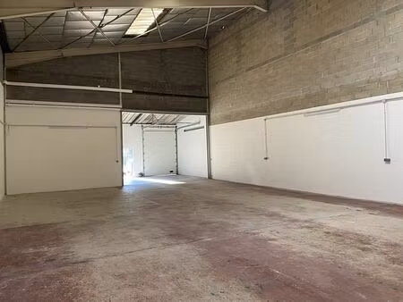location local d'activités eaubonne 283 m²