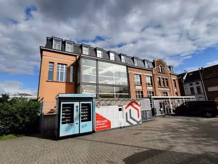 bureaux complets (24 - 521 m²) à louer à gand