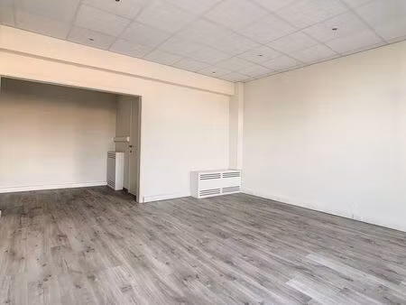espace commercial à louer situé dans le centre d'essen !