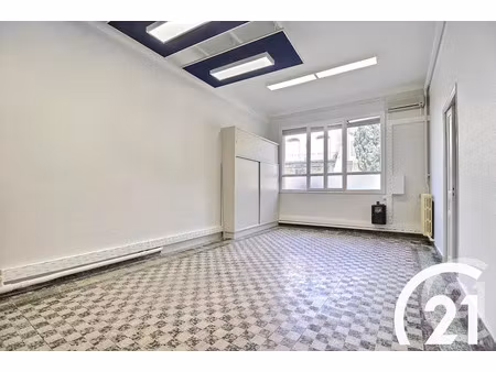 location locaux professionnels à cavaillon (84300)  10 350 €