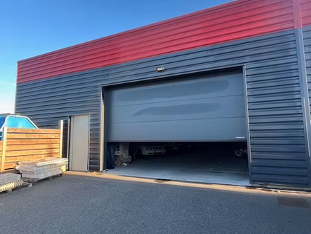 hangar de 300m2 à l'isle-jourdain