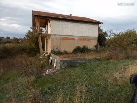 jolie maison campagne atypique vue dégagé 120 a 150 m2 avec travaux a finir