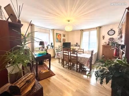 immeuble 400 m² hautes rivieres