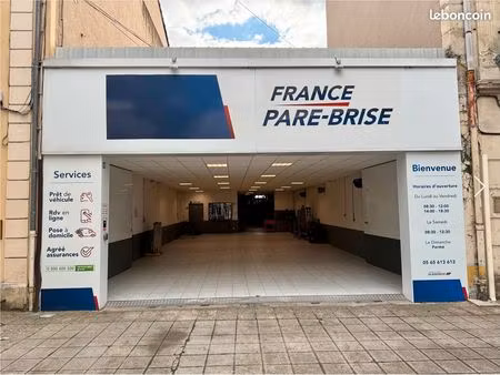local commercial centre ville