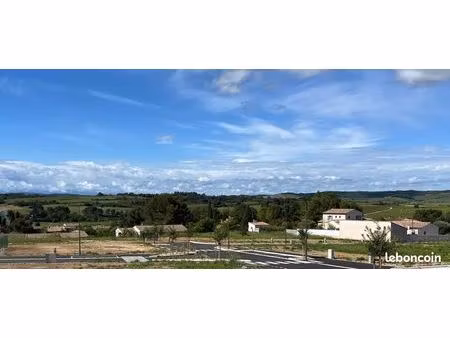 terrain 600 m² leuc
