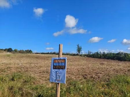 superbe terrain a batir avec vue degagee.