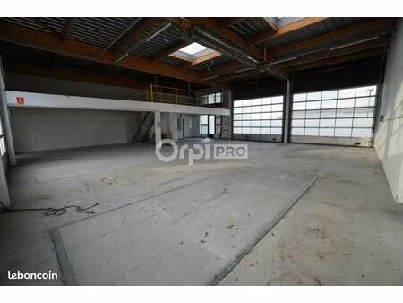 local d'activité 284 m²