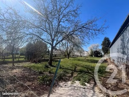 terrain 680 m² epieds en beauce