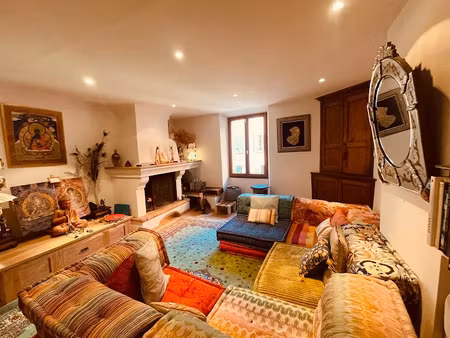 vente appartement 5 pièces 140 m² à cotignac (83570)  350 000 €