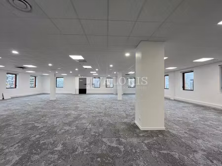 location bureau 568 m² à montluel (01120)