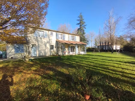 prahecq - maison familiale 4 chambres + double garage