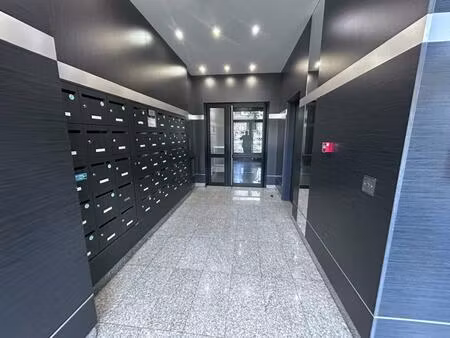 location appartement 1 pièce 30 m² à noisy-le-grand (93160)