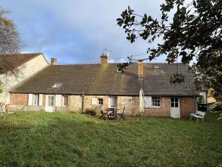 souesmes : maison de bourg t.7 - 5 chambres  le tout sur un terrain de 500 m²
