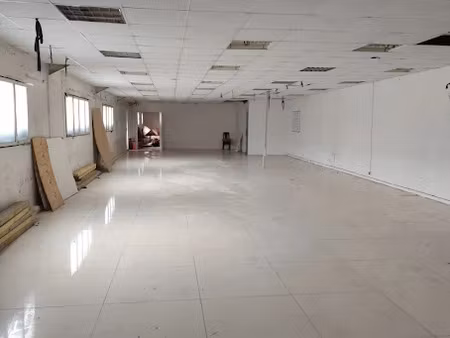 location locaux professionnels 546 m² à bagnolet (93170)  10 800 €