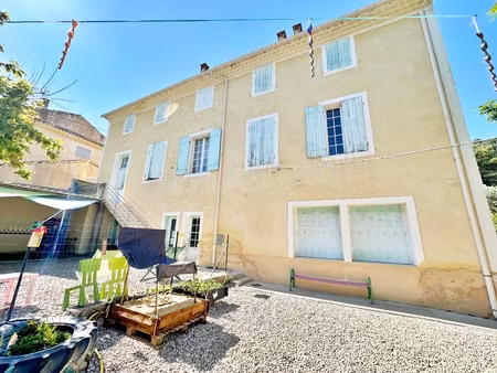 immeuble 10 pièces - 237 m²