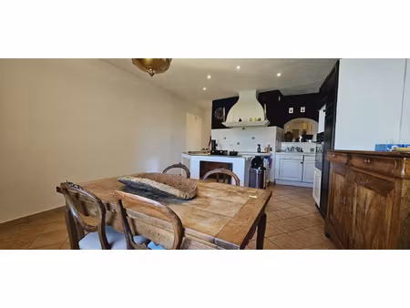 appartement t4 centre du village de la cadiere