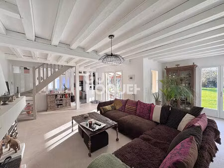 a bonneville-sur-touques  tres belle maison traditionnelle avec vaste terrain !