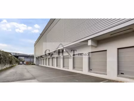 location local industriel 3627 m² à saint-denis (93200)