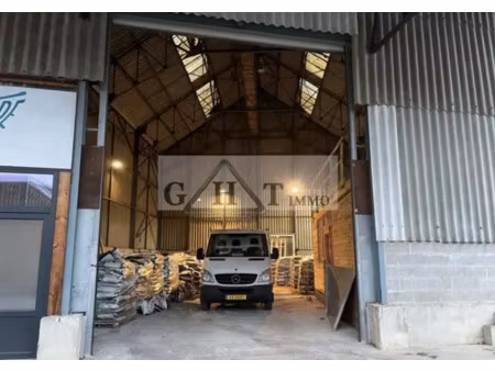 à louer un entrepôt de 350 m² à cailly