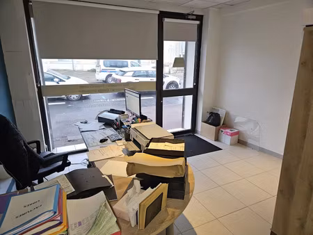 vente locaux professionnels 27 m² à saujon (17600)  87 000 €