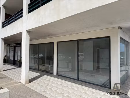 location locaux professionnels 1 pièce 21 m² à furiani (20600)  580 €