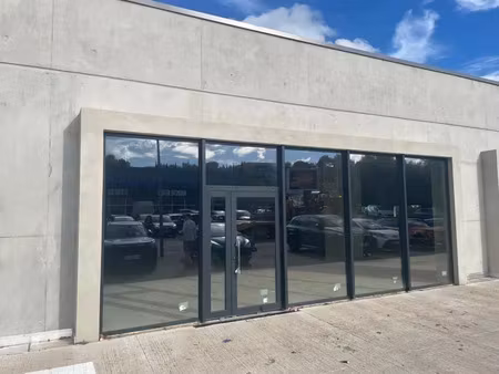 local commercial de 385m²