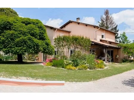 maison famialle a neyron le haut -190 m²