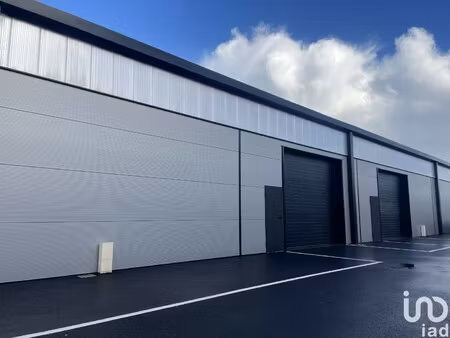 location local d'activités 200 m²