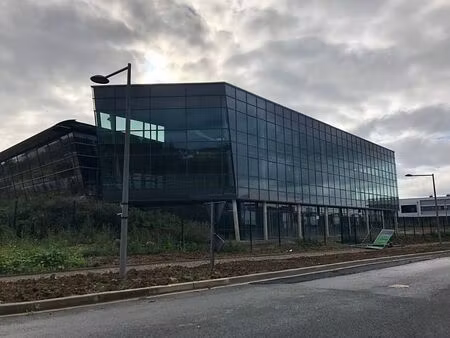 location bureau chanteloup en brie 510 m²