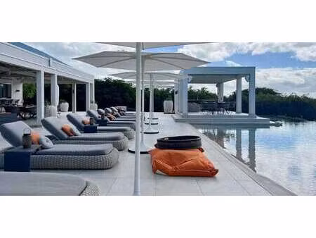 propriété avec piscine en bord de mer saint-martin (971)