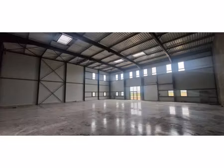 local d'activité de 526 à 547 m² - bretteville sur odon