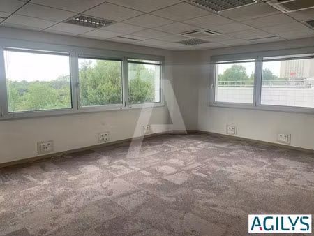 a louer proche min de rungis: plateaux de bureaux de 150 et 300m² et 450m²   livrés en ful