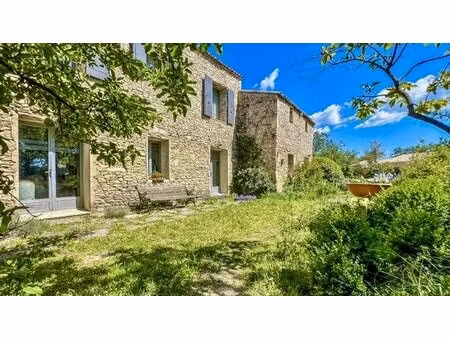 gordes  magnifique bastide lumineuse avec studio indépendant