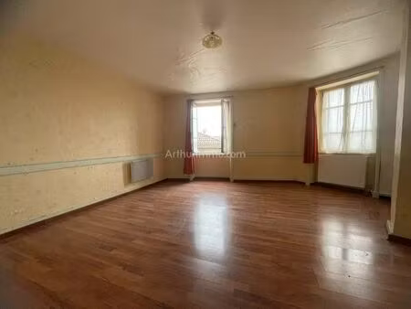 vente maison 12 pièces 220 m2 à saint-just-la-pendue