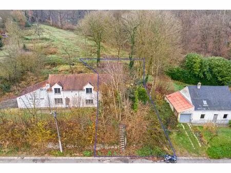 maison 3-façades sur 10a  entièrement à rénover