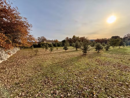 grignan  beau terrain à bâtir de 1308m2 ***sous compromis***