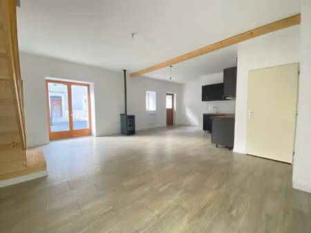 taninges : ferme mitoyenne 5 pièces