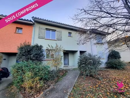 jolie maison 4 pièces avec jardin et parking.