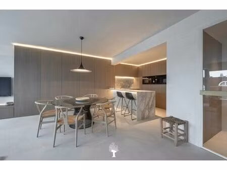 orienté plein sud et vue dégagée sur le minigolf...