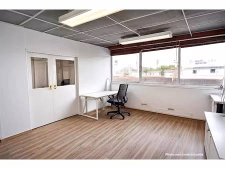 location locaux professionnels 2 pièces 37 m² à chatillon-le-duc (25870)  470 €