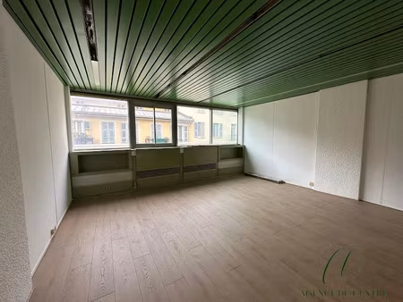 location locaux professionnels 23.33 m² à nice (06000)  650 €