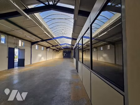 location locaux professionnels à saint-quentin (02100)  2 925 €